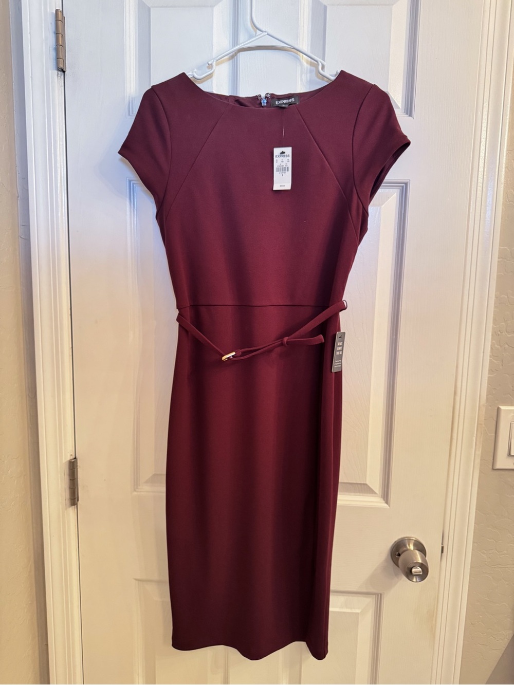 Express Women’s Cap-Sleeve Midi Dress in Burgundy